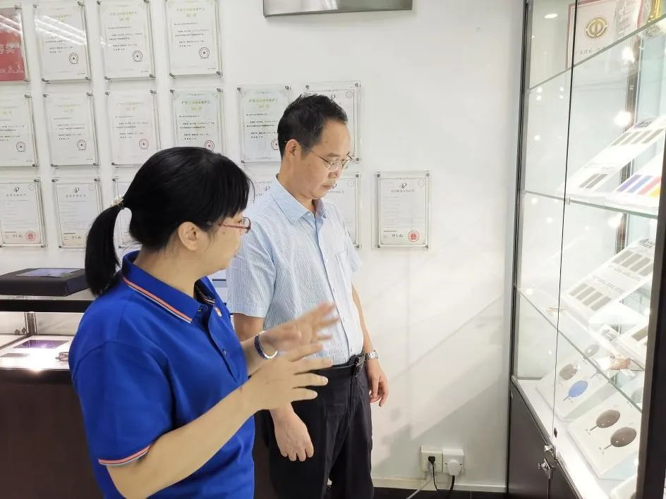 球王会党委副书记、工会主席黄家合到佛塑科技调研党建工作