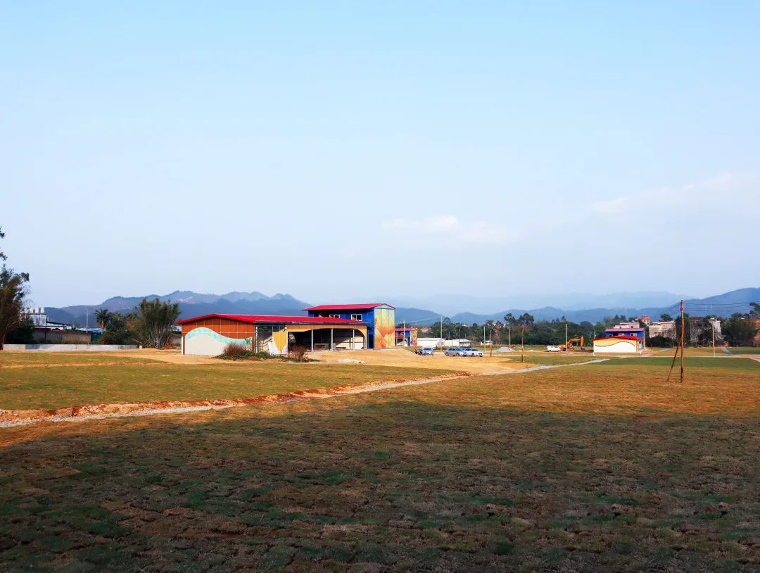 球王会捐建的阳春市合水镇潭震村党群服务中心举行竣工揭牌仪式