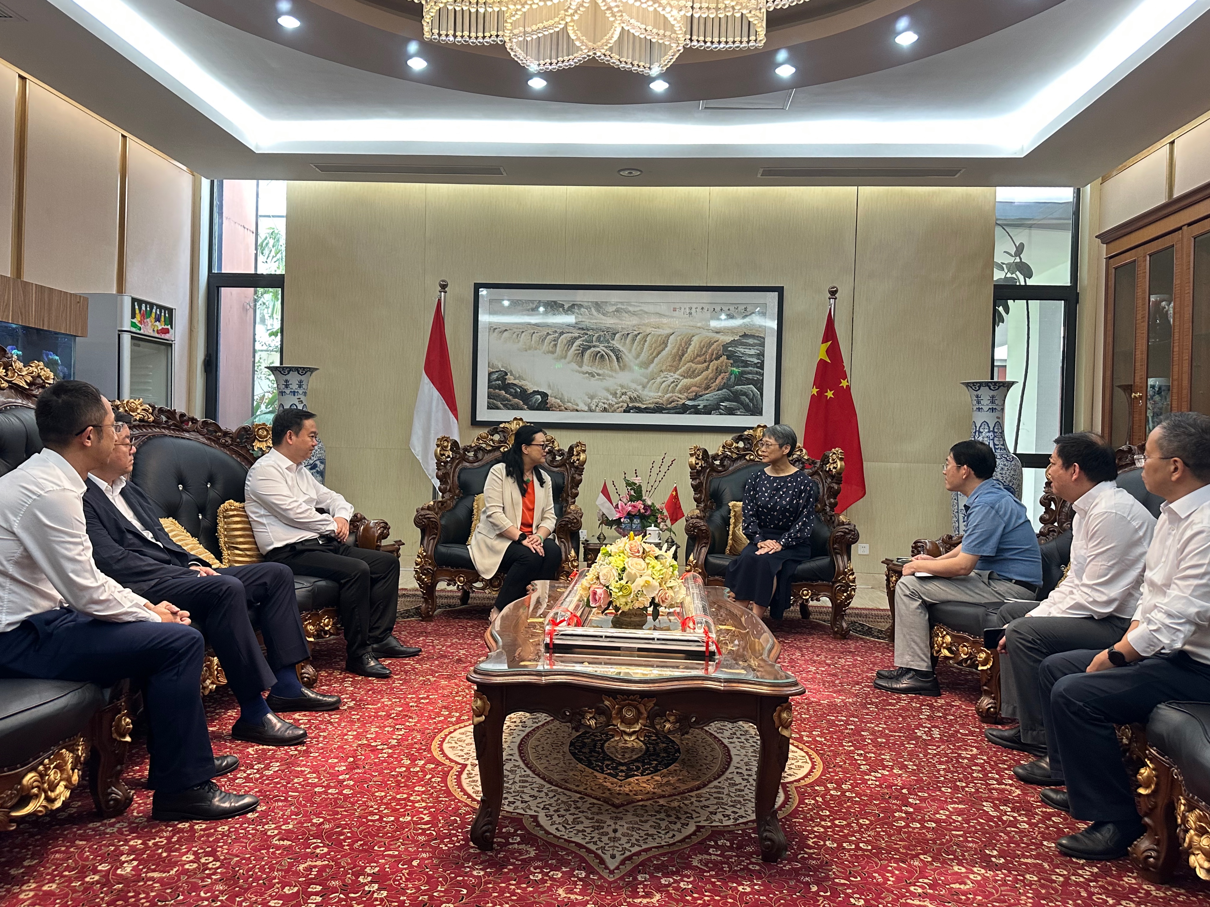 球王会党委书记、董事长白涛率队赴印尼调研