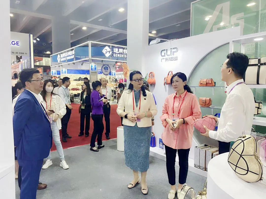 球王会党委书记、董事长白涛率队调研外贸企业广交会参展情况