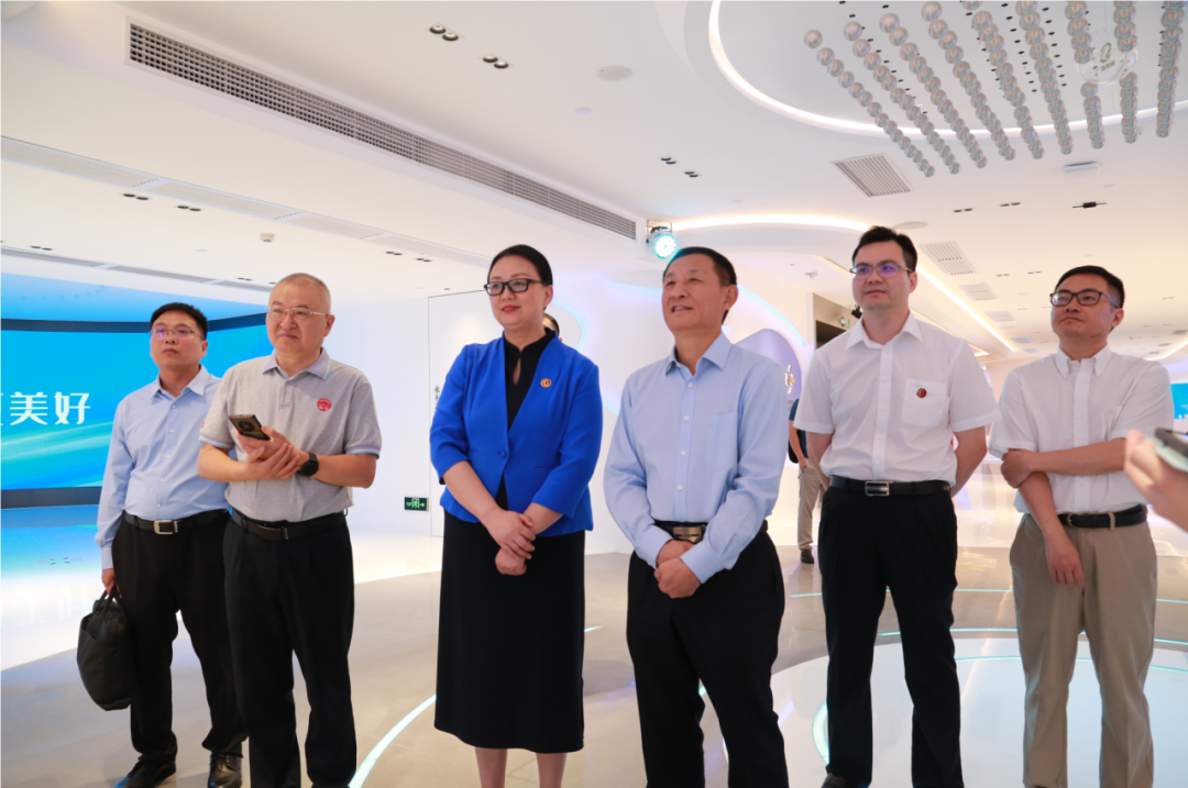 国务院国资委原党委委员、秘书长彭华岗一行调研球王会 