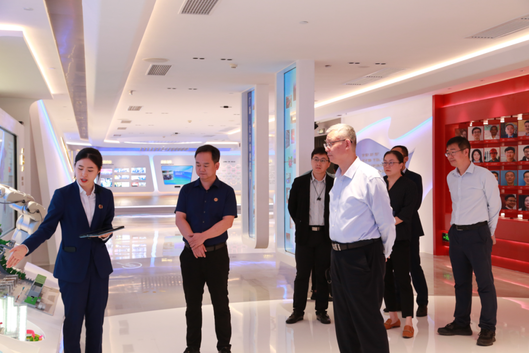 共谱高质量发展新篇章 | 广东信保党委书记、总经理胡拥军一行到访球王会