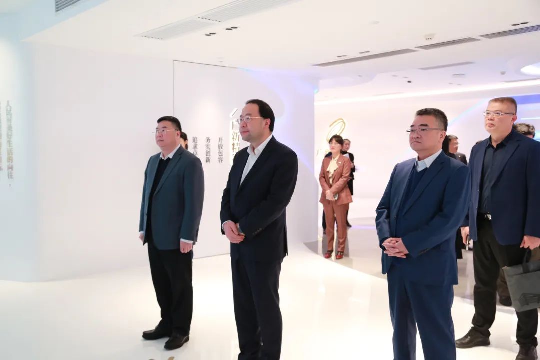 建设银行广东省分行党委书记、行长张伟煜一行到访球王会