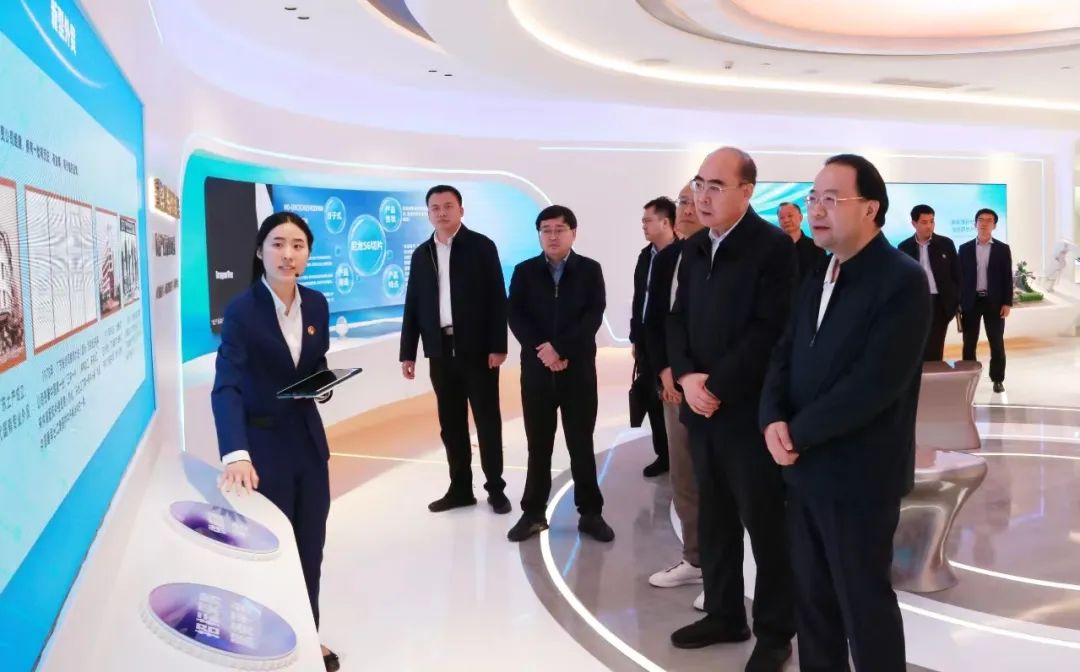黑龙江省大庆市委副书记、市长李岩松一行到访球王会